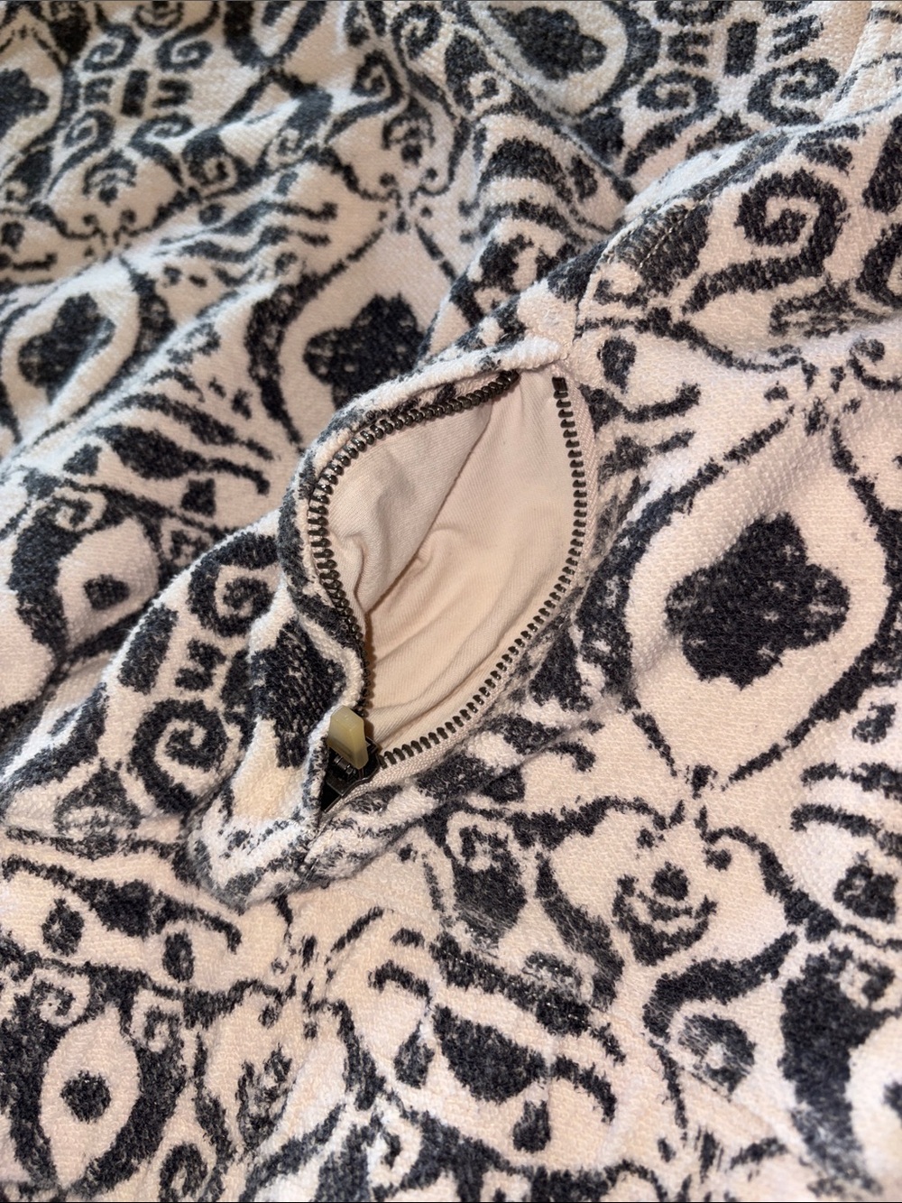 Free People Movement Women’s Long Sleeve Black & Cream Patterned Crop Top M - Picture 4 of 11